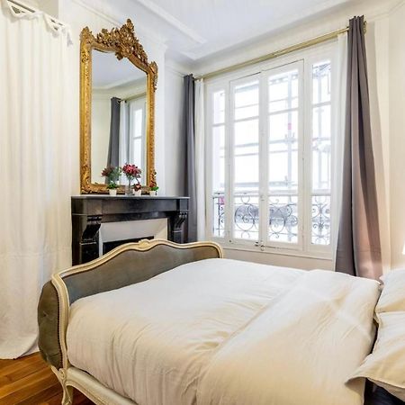 Abbesses - Superbe Appartement Avec Cheminees Paříž Exteriér fotografie