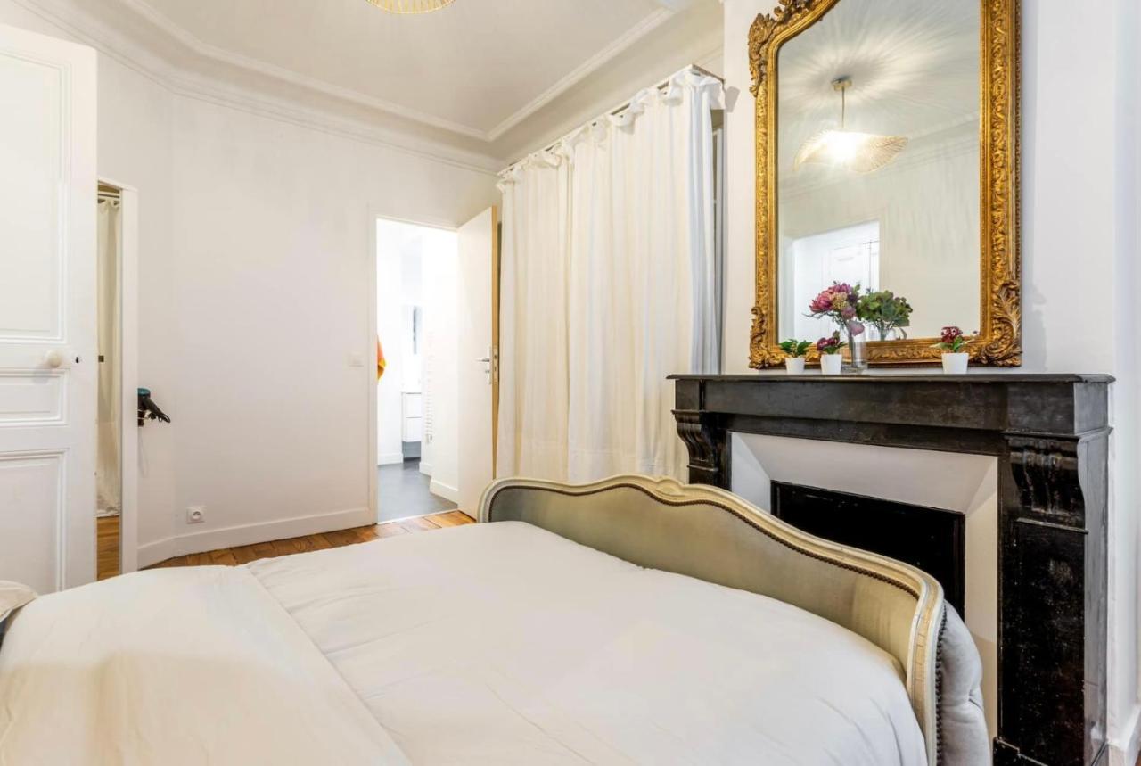 Abbesses - Superbe Appartement Avec Cheminees Paříž Exteriér fotografie