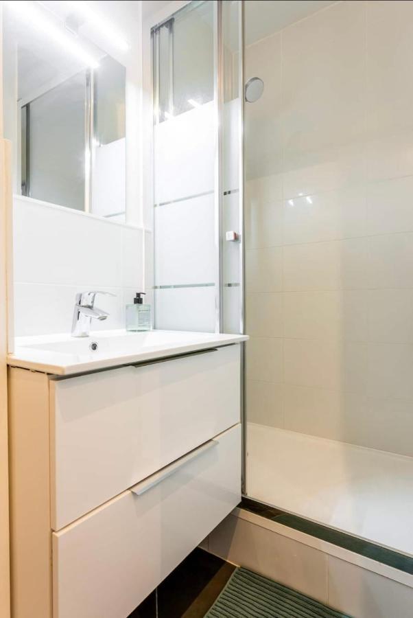 Abbesses - Superbe Appartement Avec Cheminees Paříž Exteriér fotografie