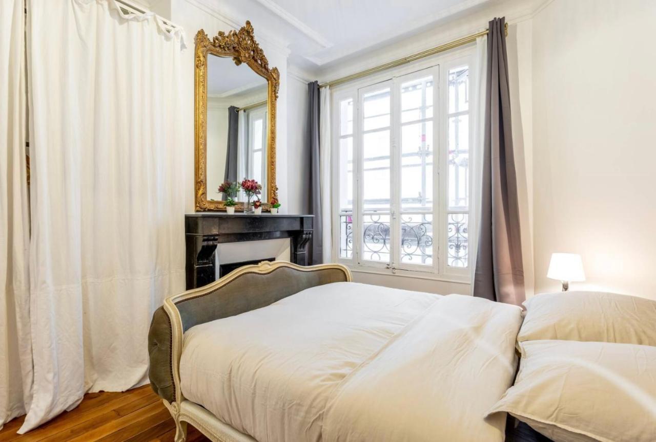 Abbesses - Superbe Appartement Avec Cheminees Paříž Exteriér fotografie